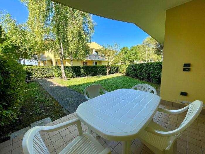 Holiday house with shared pool