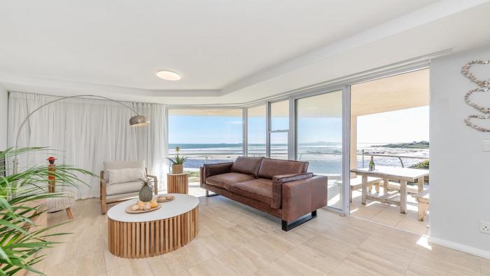 Lagoon Beach Gem 127 Pool, Views & Sea Breeze