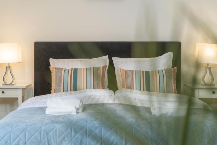 Calm Linné Home With Green Feel, Steps From Haga