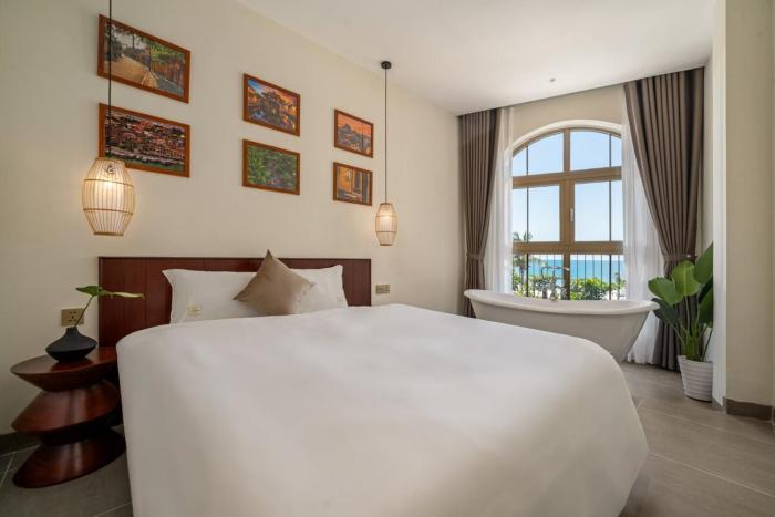 Villa Azalea - 05 Bedroom Luxury Beachside Retreat by Villuxy