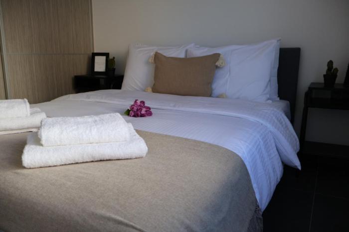 Athenean Porto Piraeus Suites -A1