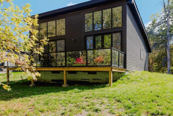 3-bedroom Lakefront Villa #9