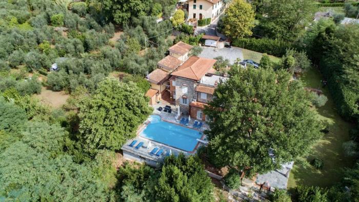 Grande appartamento in villa con piscina