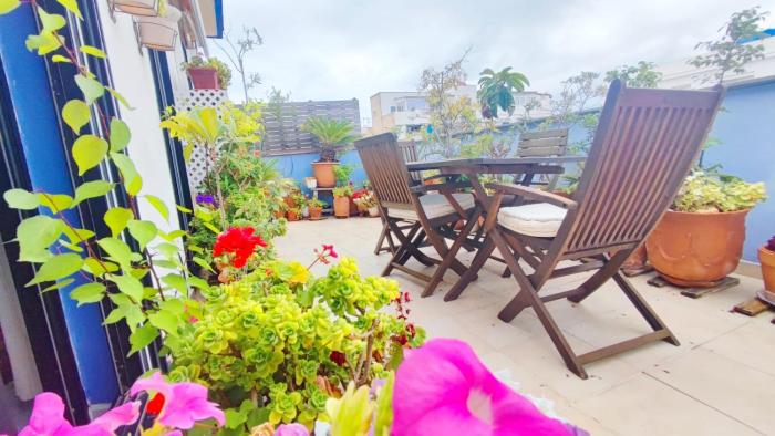 Cosy flat in pretty seaside town