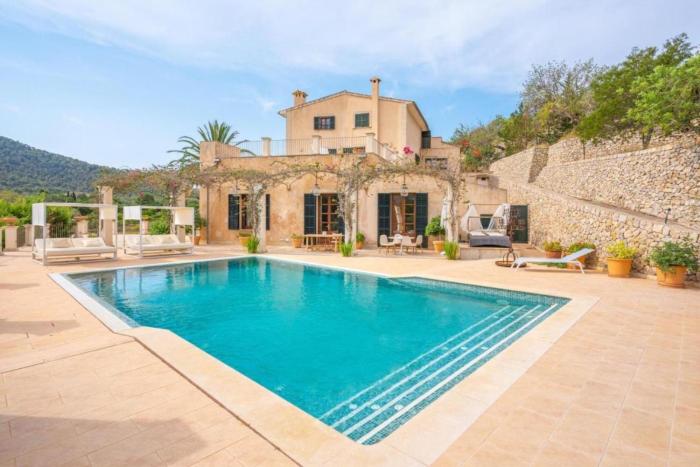 Majestic Holiday Estate in Calvià Up to 12 Guests