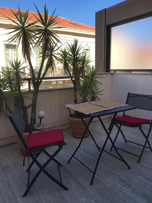 Gray d Albion Apartment