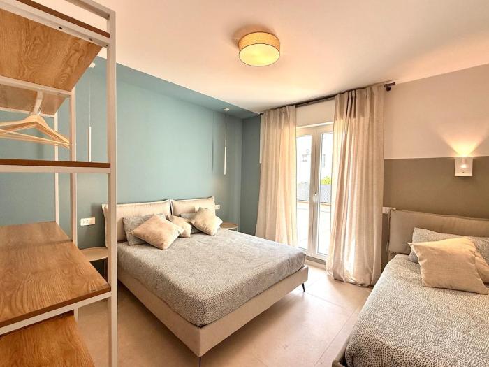 Alfieri1 - Netflix-Parking-Supermarket-Centro