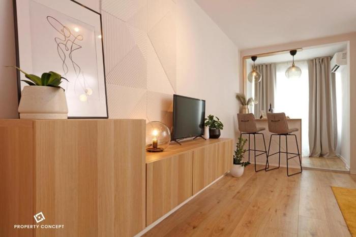 Wellcome Studio Next to Metro Station