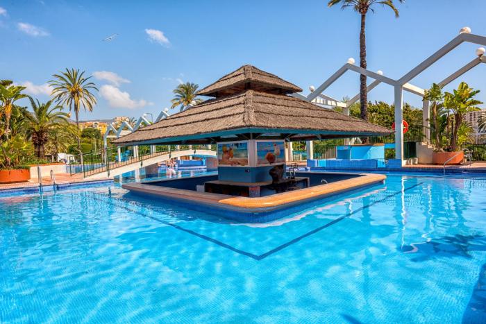 Sea View Studio with Pool in Benalbeach