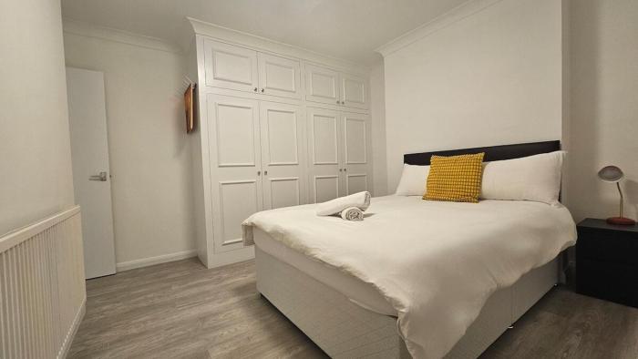 Earls Court 2 Bedroom Teraced Flat