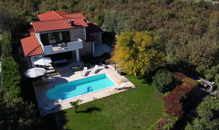 Villa ISA 4 bedrooms, 4 bathrooms, sauna, jacuzzi, panoramic view