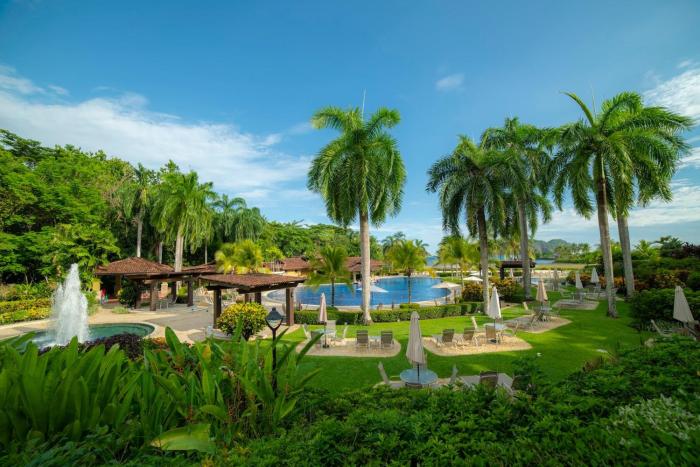 Bella Vista 3F 3 bdr beach club view in Los Suenos