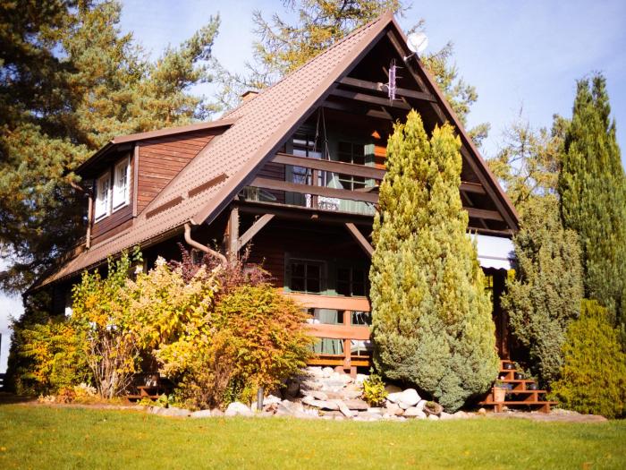 Dom Zielarki z widokiem na jezioro, sauna, balia