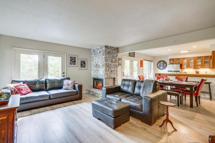 Osage Beach Home Deck, Pool Access