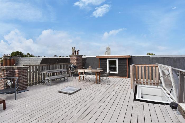 Beautiful house by the sea on A-location