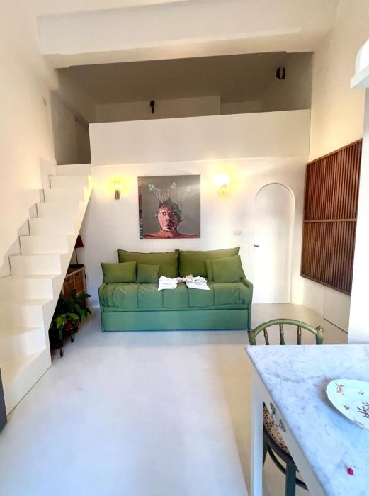 Alices new studio apartment in the center of Chiaia