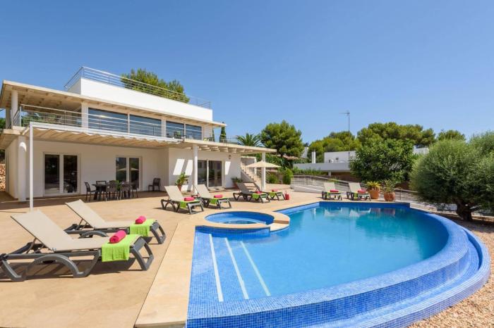 Villa Primasol by Villa Plus