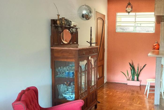 Apê retrô 54m2 metrô Vl Madalena e Allianz, 1 dorm