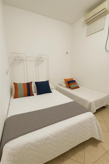 Quarto Privativo, Area Nobre, no coração de Belem, Central de Ar e Wi-fi, - Terreo1