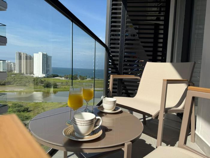 Apto con la Mejor Playa - Vista al mar - 8 min Aeropuerto -WiFi -AC -GYM