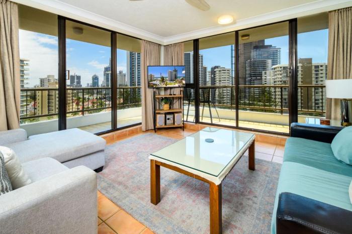 Surfers Light & Air in Surfers Paradise