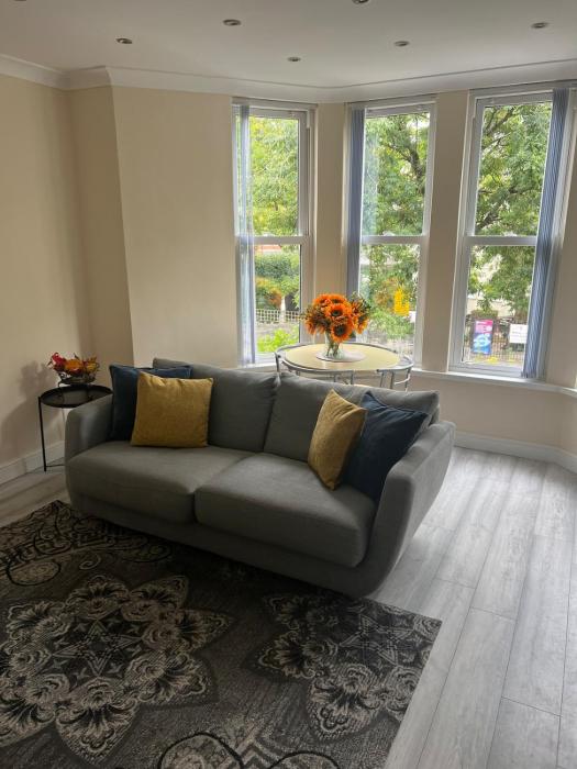 Penarth Station Renovated apartment