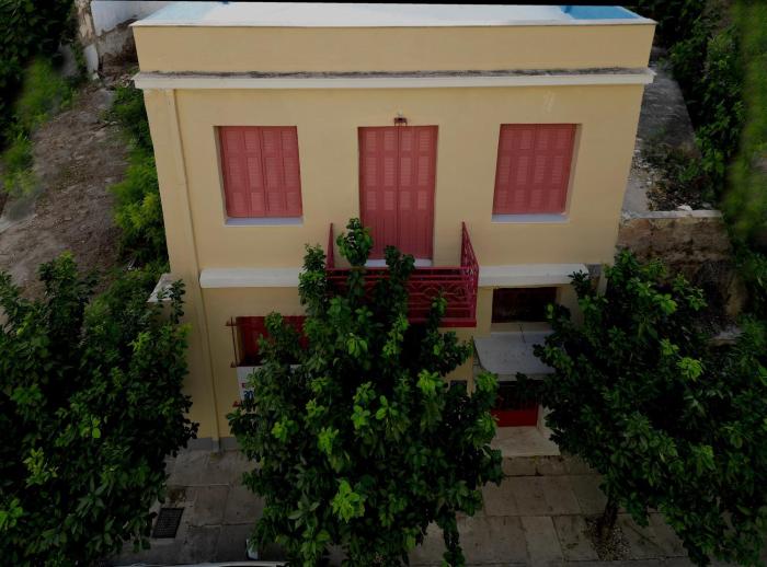 Back to the 50s near metro by Traser