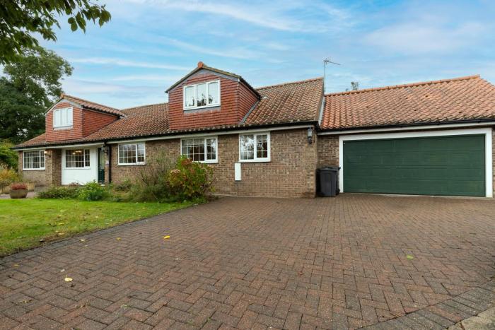 Hot Tub Free Parking 5 Bedroom Large Space