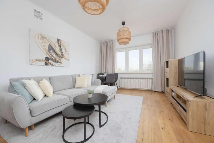 Bright Apartament Młynarska Perfect for Remote Work by Noclegi Renters