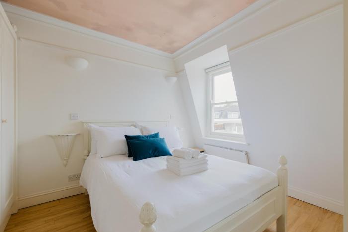 Chic 1BD Retreat in the Heart of Earls Court