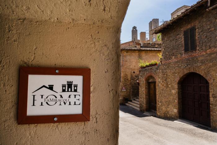 Famiracoli Home Sangimignano