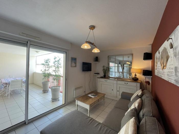 Appartement décoré à 50m de la plage avec Parking et WIFI - FR-1-379-25