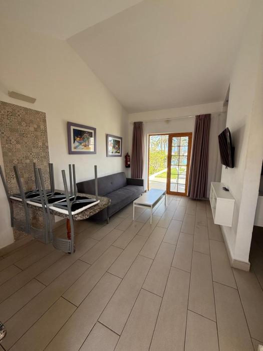 Secret Bungalow, Los Arcos