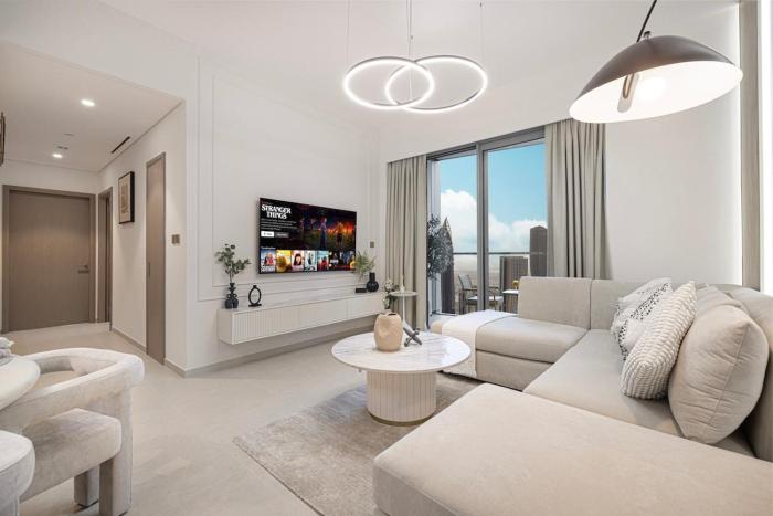 NEW LUX High Floor Burj Views