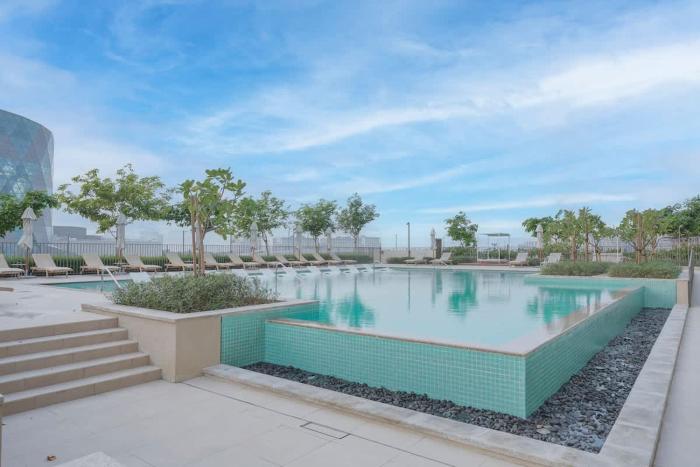 Free housekeeping visits during your stay - StayShort - Dubai Hills sleeps 2 with Private Balcony