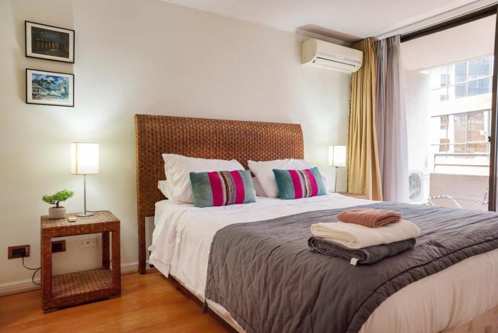 1BR in Las Condes Pool Access Near MUT