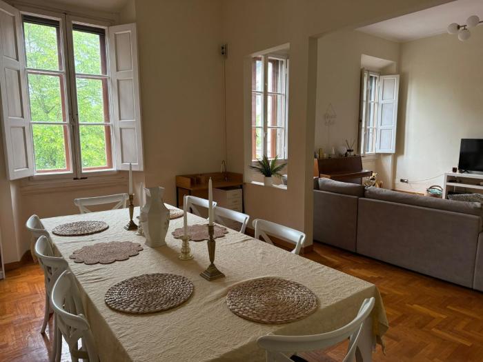 Stylish 3-Bedroom Apartment in Prestigious Florence