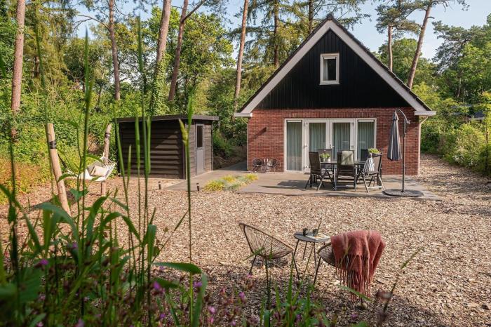 De Koekoek I Modern en vrijstaand vakantiehuis in het bos