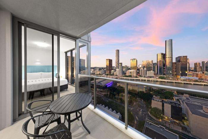 Skyline Framed 1BR at Lucid