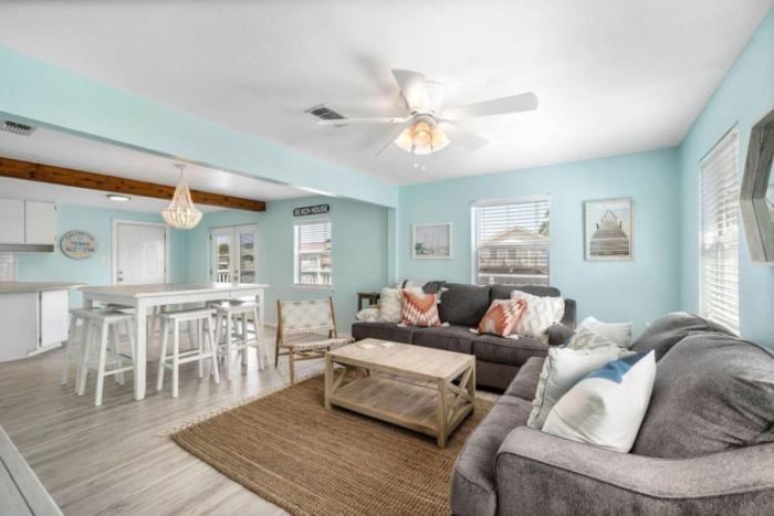 Cozy Beach Home With Gameroom Near Sea Isle Marina