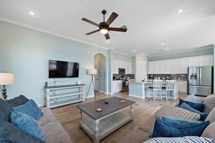 Beautiful bay home with breathtaking views from two decks and boardwalk with fishing pier