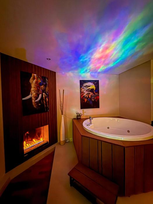 Cozy apartment with a hot tub