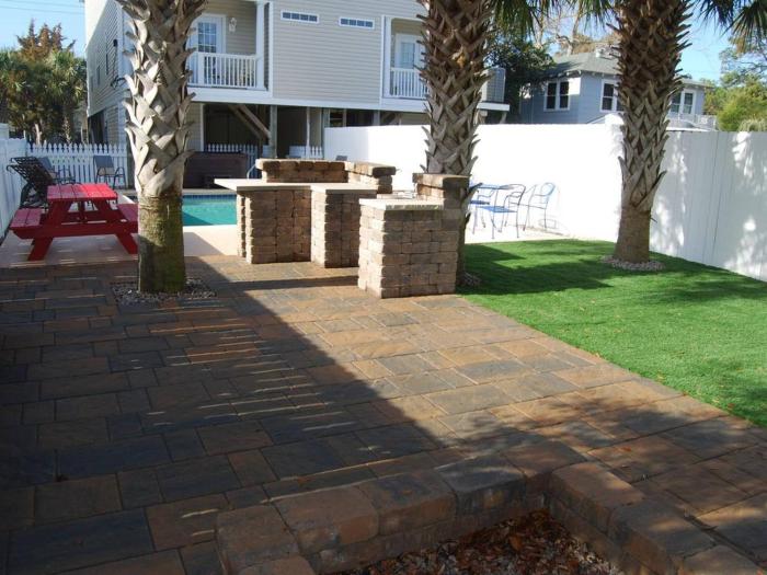 Backyard Oasis: Heated Pool, Hot Tub, and Firepit