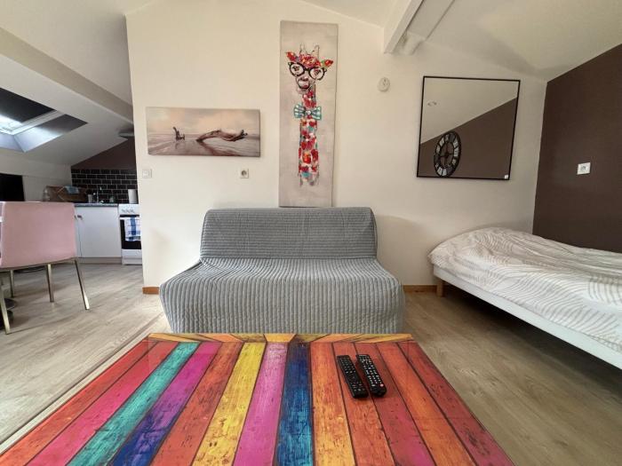 Studio 4 personnes 3 lits Thionville Wifi Parking