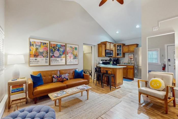 Arrowhead Resort - Stylish Retro Escape