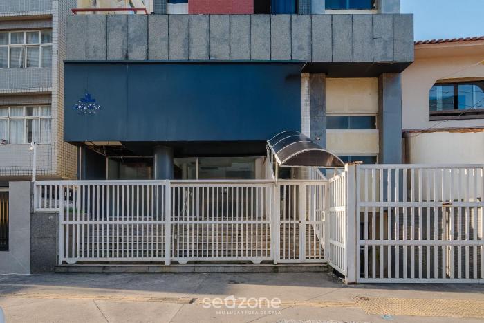 Aptos completos a passos da Praia da Barra e do Farol da Barra - CSFs