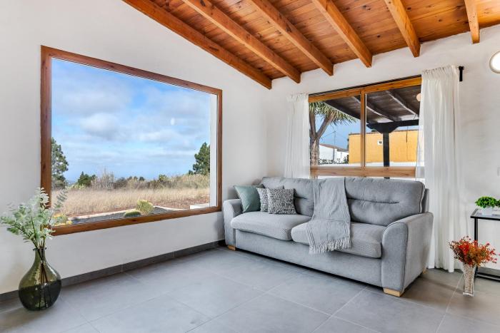 Home2Book Country Stay with Terrace BBQ