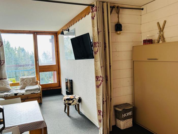 Studio cabine au pied des pistes avec balcon - FR-1-346-593