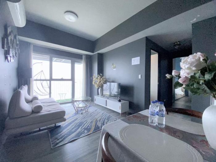 Luxurious Modern 2 Bedrooms Perfect Seaviews, Near Okada, Solaire, Airports, MOA with Free Parking