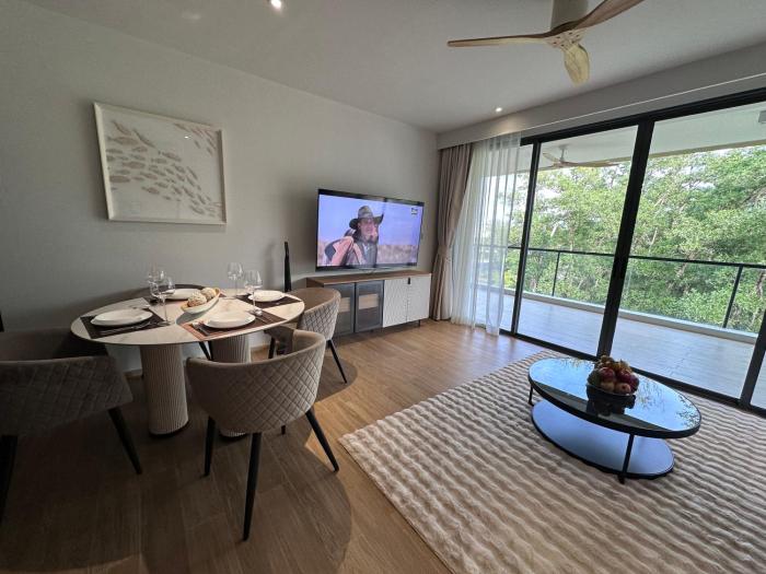 2 bdr Apartments Laguna Beachside 50m from Bangtao Beach